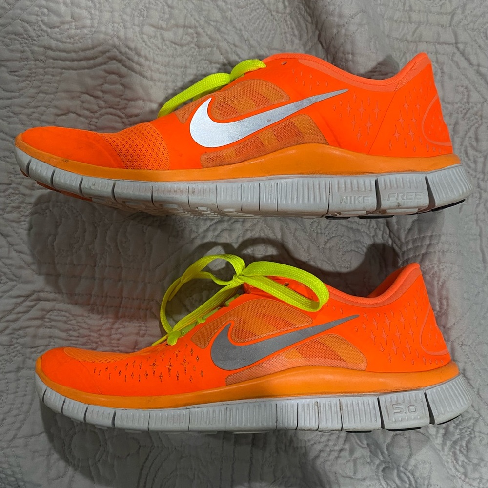 Mens Nike tennis shoes